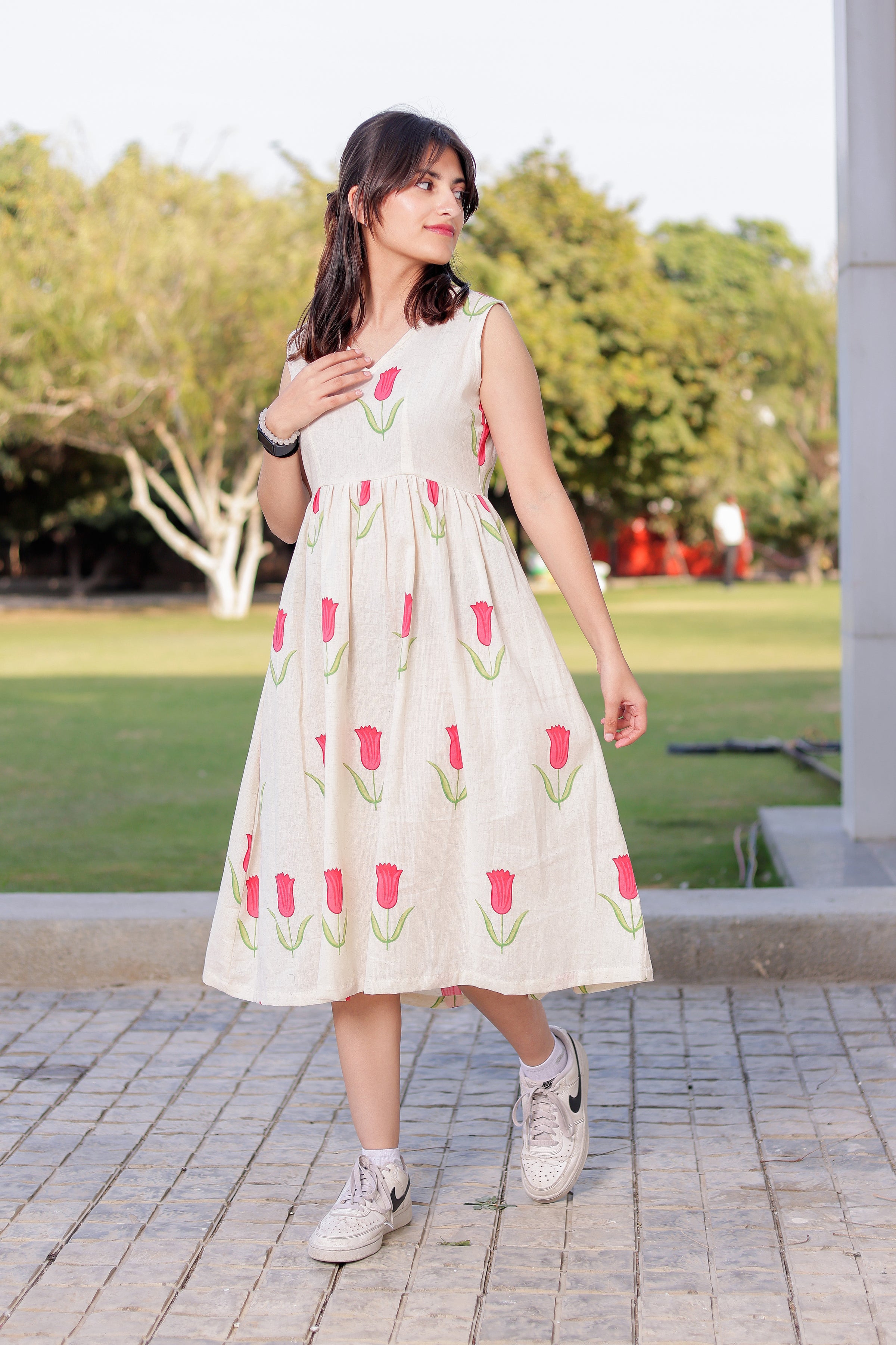 Tulip Garden Cut-Out Back Women Dress - Casual | Desi Trove L Tulip Garden Cut-Out Back Women Dress - Casual | Desi Trove L