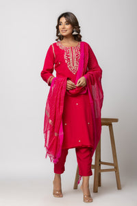 Women Fuchsia Hand Embroidered Mulmul Kurti with Pant and Chanderi Dupatta